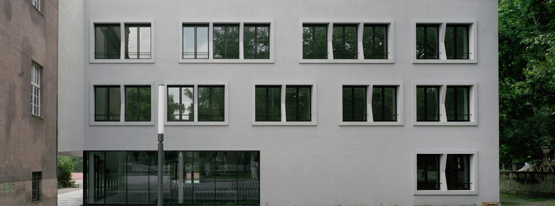 Arndt Gymnasium Frontseite