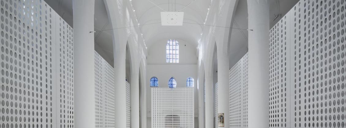 Otto Friedrich Universitaet Bamberg Dominikanerkirche Innenraum Cella-Waende Designestrich